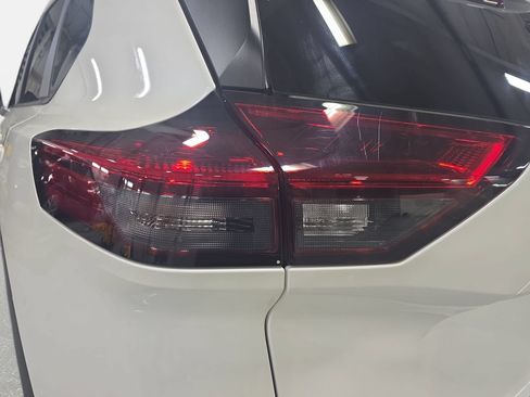 Used 2023 Nissan Rogue SV FWD image 31