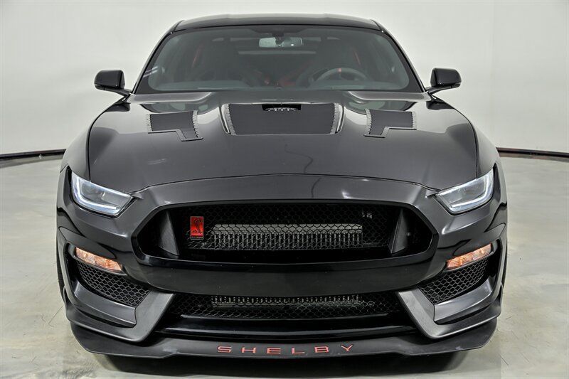 Used 2019 Ford Mustang Shelby GT350R w/ GT350R Equipment Group 920A RWD image 4
