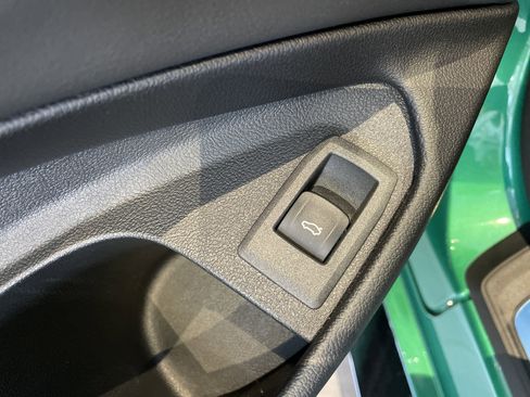 Used 2025 BMW M4 xDrive Competition w/ Executive Package image 17