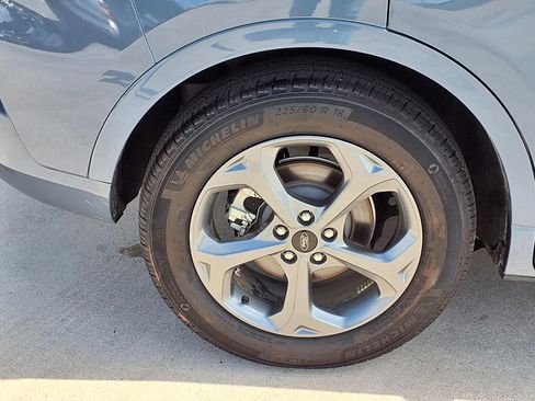 Used 2024 Ford Escape ST-Line w/ Tech Pack #1 FWD image 9