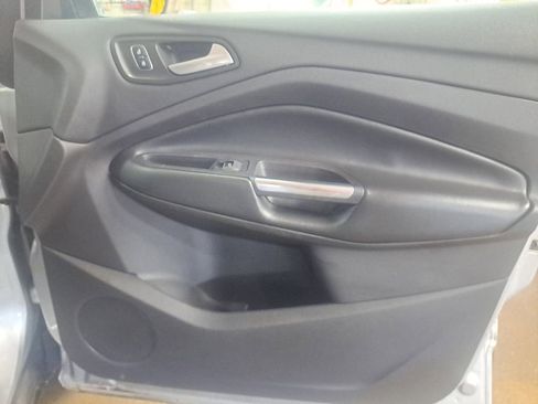 Used 2019 Ford Escape SEL image 16