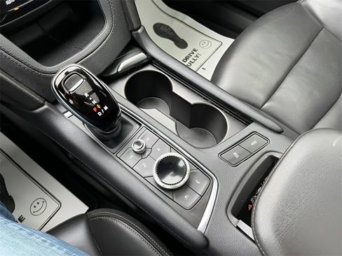 Used 2022 Cadillac XT6 Sport image 17