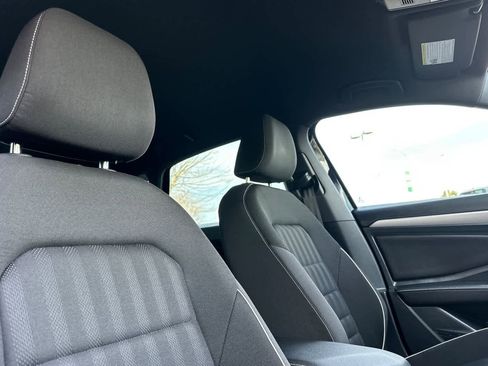 Used 2022 Volkswagen Jetta Sport image 16