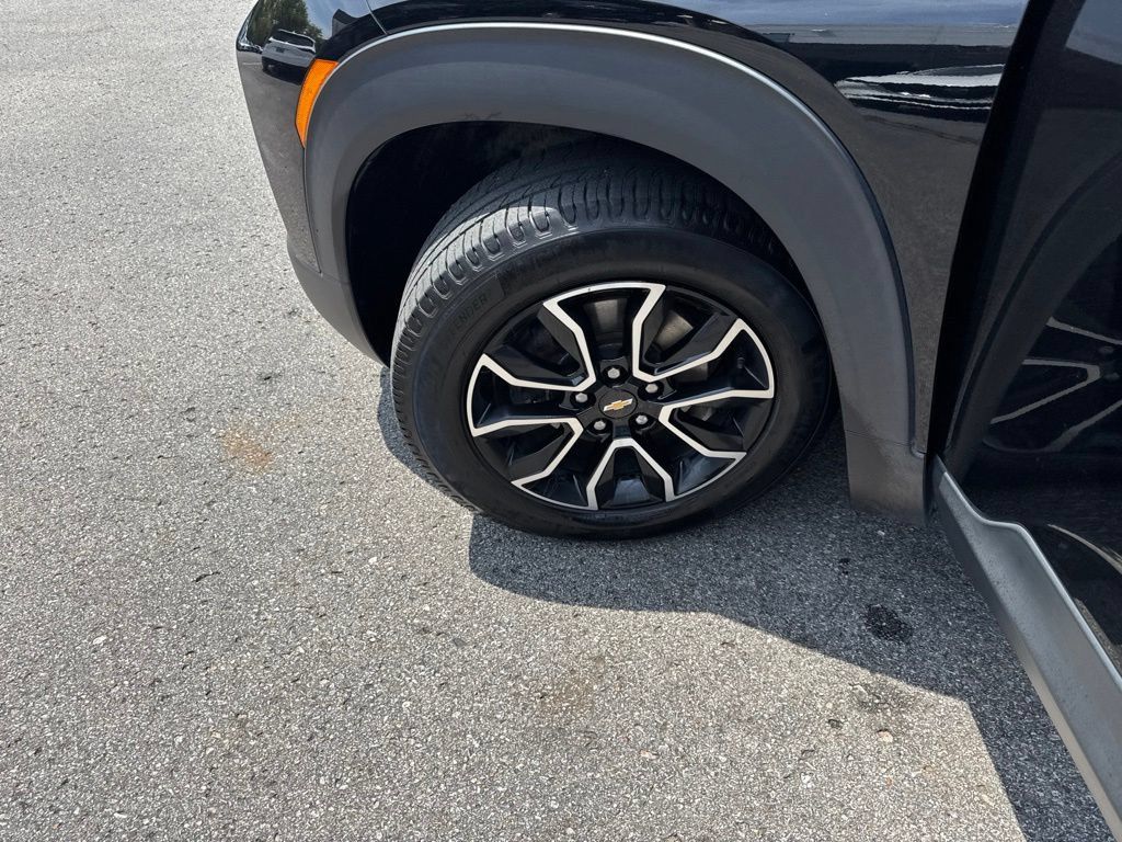Used 2021 Chevrolet TrailBlazer ACTIV w/ Technology Package FWD image 31