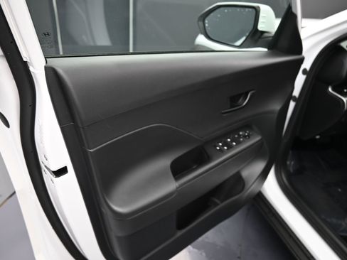 Certified 2025 Hyundai Kona SEL FWD image 12