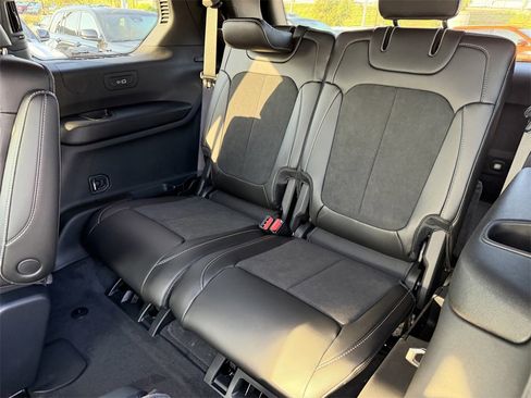 New 2025 Jeep Grand Cherokee L Altitude image 10