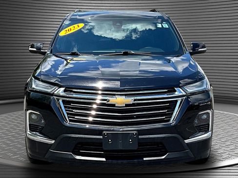 Used 2023 Chevrolet Traverse LT AWD/4WD image 2