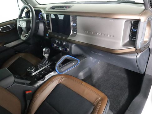 Used 2022 Ford Bronco Outer Banks image 18