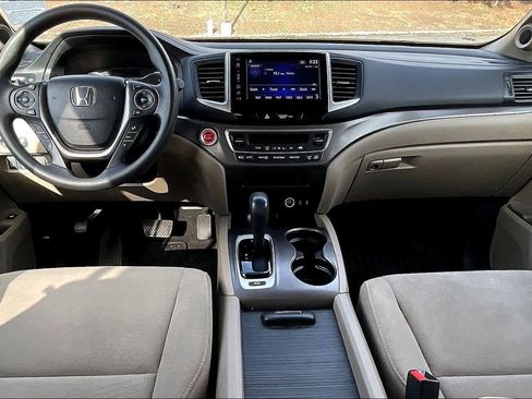 Used 2017 Honda Pilot EX image 18