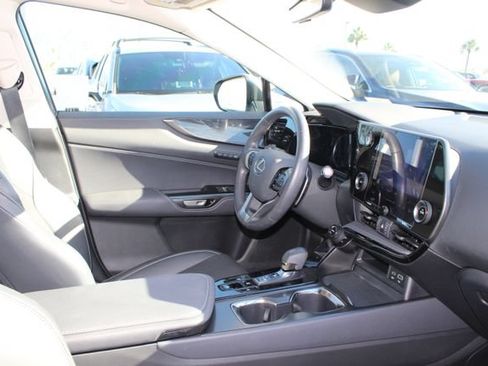 Certified 2025 Lexus NX 250 FWD w/ Accessory Package (K3) image 5