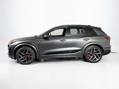 Used 2025 Audi SQ6 e-tron Prestige w/ 21" Black Optic Wheel Package AWD/4WD image 2