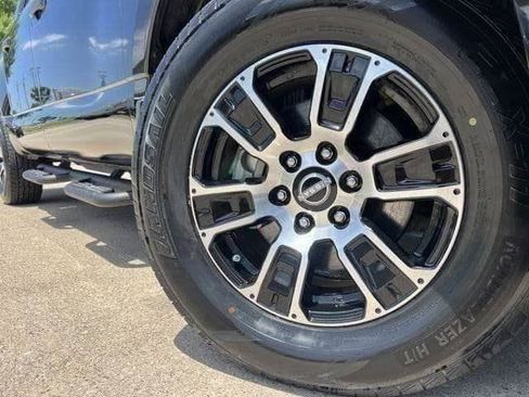 Used 2024 Nissan Titan SV AWD/4WD image 6