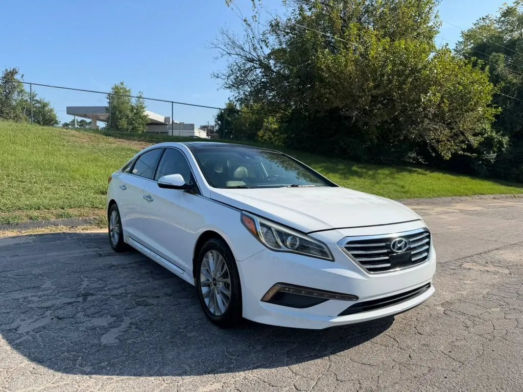 Used 2015 Hyundai Sonata Limited w/ Option Group 06 FWD image 2