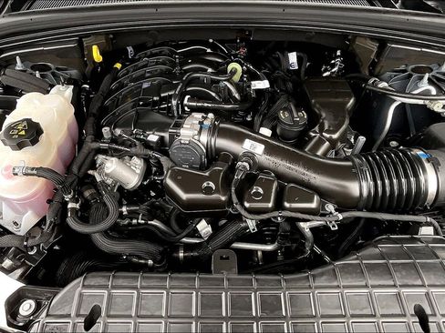 Used 2025 Jeep Grand Cherokee Laredo X w/ Luxury Tech Group I image 9