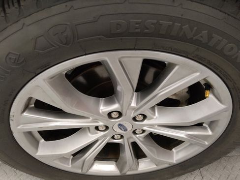 Used 2021 Ford Explorer XLT w/ Equipment Group 202A image 31