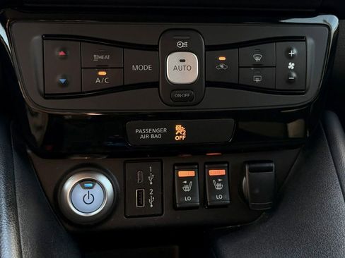 Used 2021 Nissan Leaf SV FWD image 18
