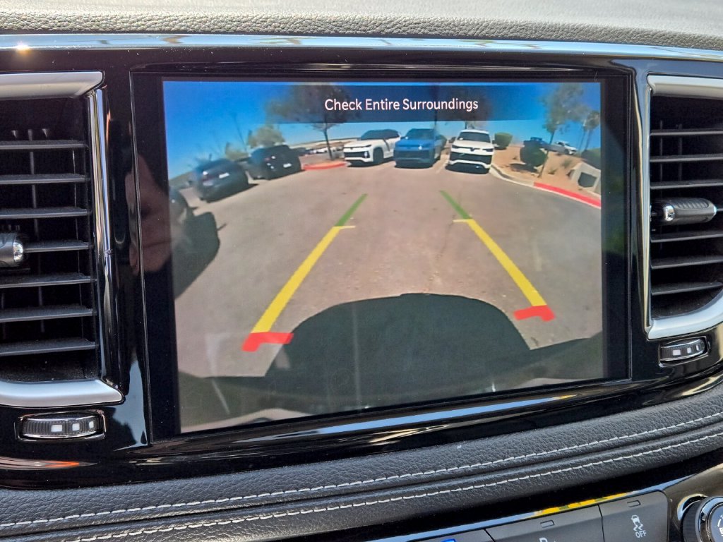Used 2023 Chrysler Pacifica Limited FWD image 23
