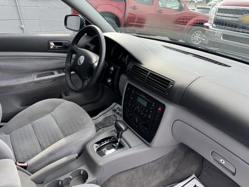 Used 2004 Volkswagen Passat GLS FWD image 25