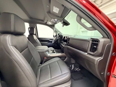 Certified 2024 Chevrolet Silverado 2500 LTZ w/ LTZ Convenience Package image 32