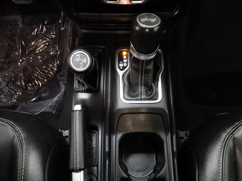 Used 2023 Jeep Wrangler Unlimited Sahara w/ Dual Top Group image 13