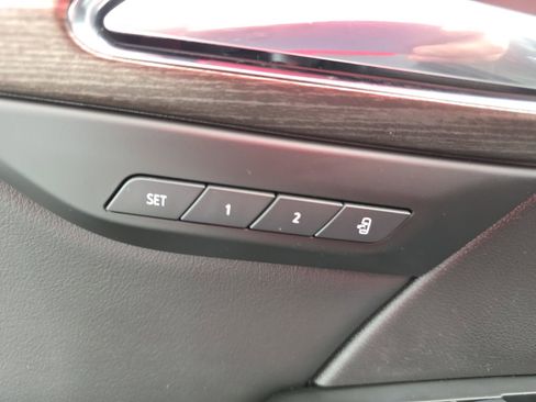 Used 2023 Buick Envision Avenir image 25