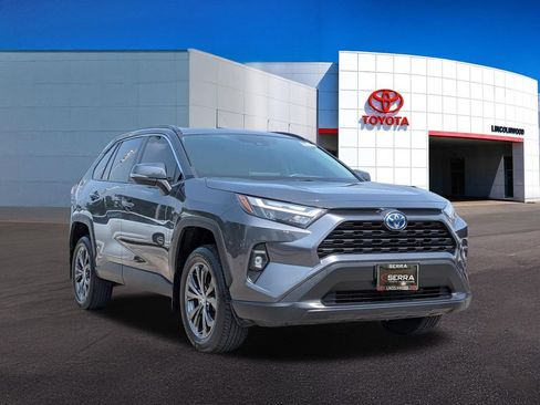 Used 2023 Toyota RAV4 XLE Premium AWD/4WD image 7