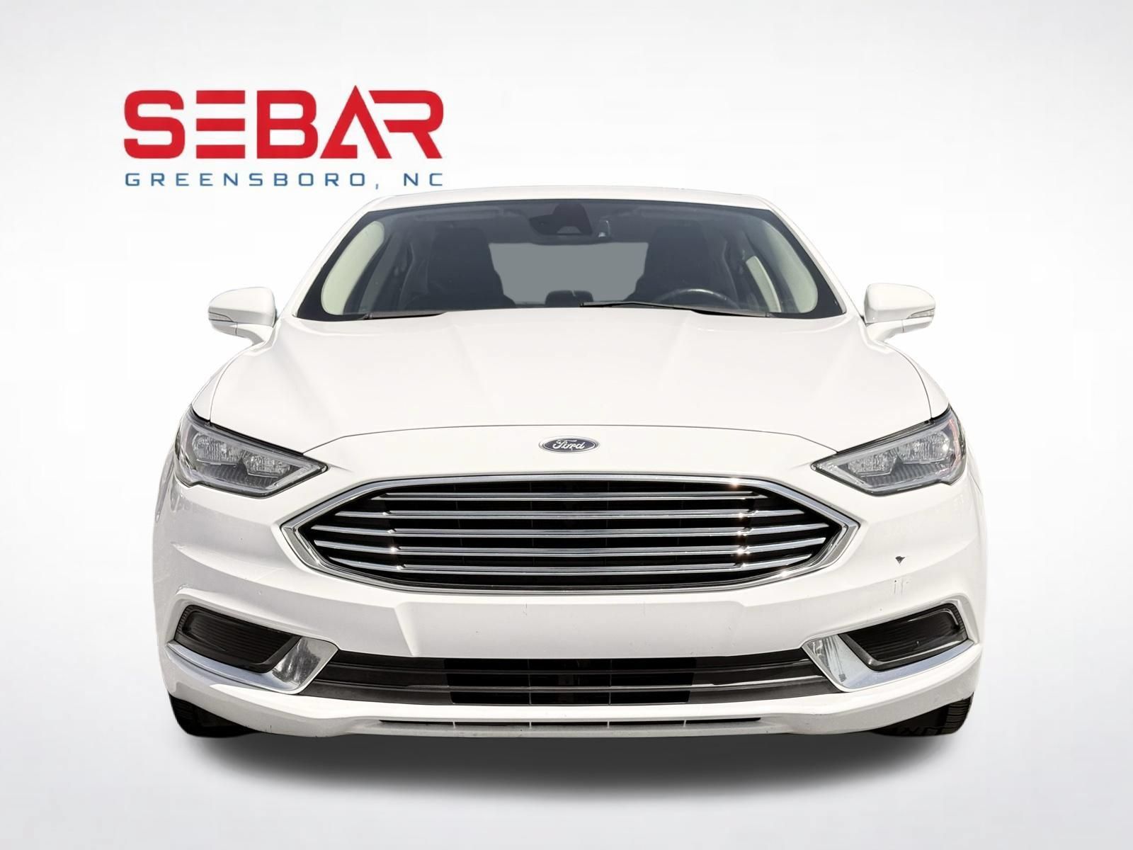 Used 2018 Ford Fusion SE w/ Equipment Group 602A FWD image 2