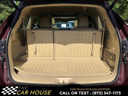 Used 2019 Toyota Highlander Limited Platinum FWD image 22