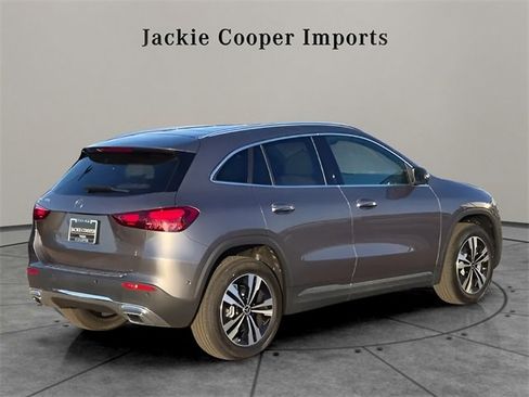 Certified 2025 Mercedes-Benz GLA 250 image 2