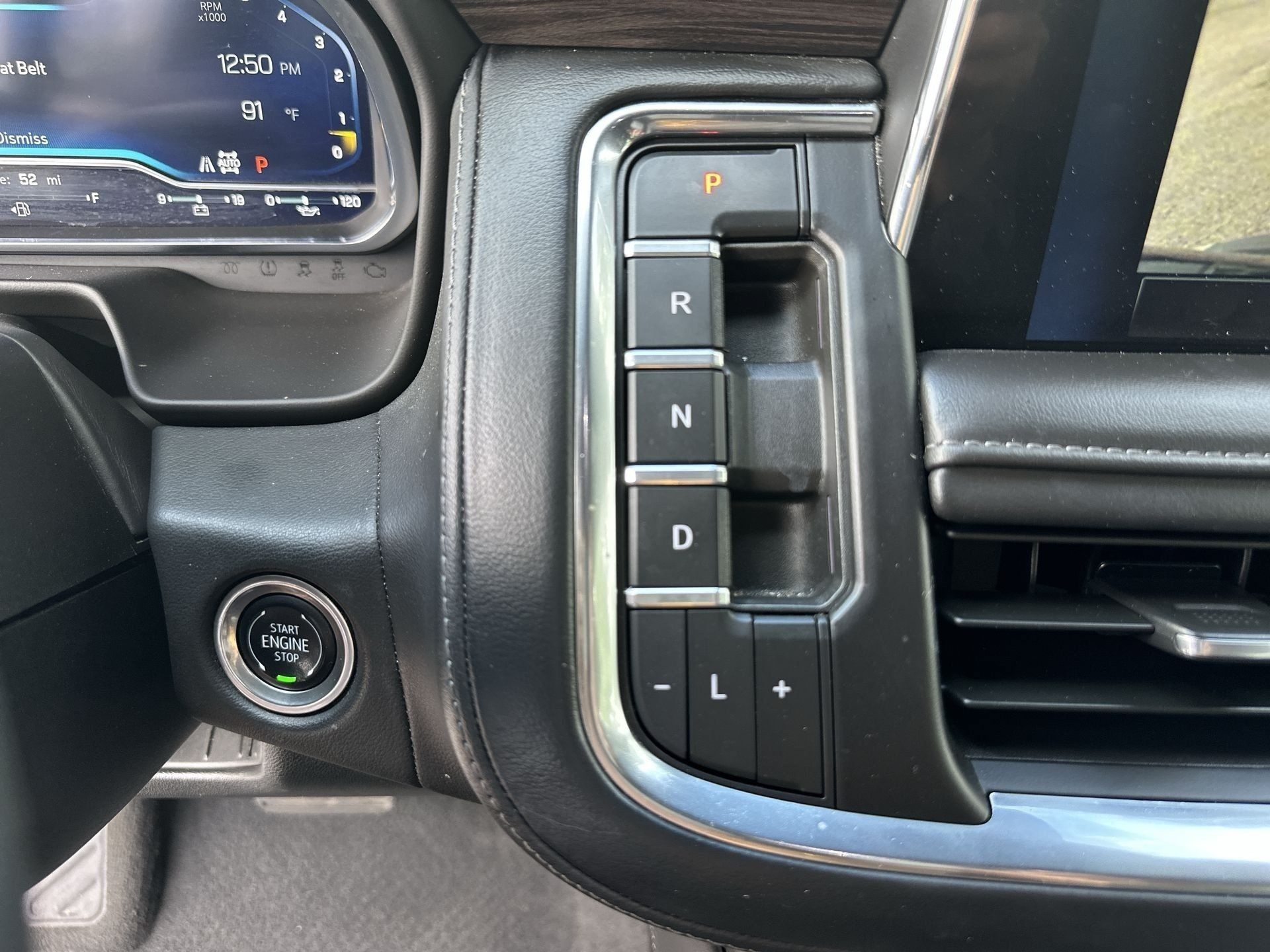 Certified 2024 Chevrolet Suburban LT AWD/4WD image 16