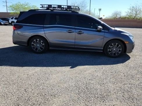 Used 2025 Honda Odyssey Touring image 4