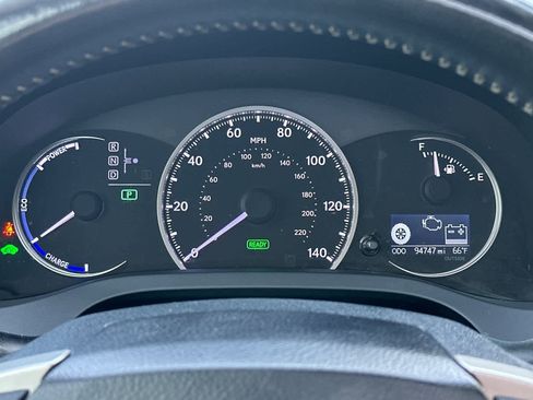 Used 2015 Lexus CT 200h image 26