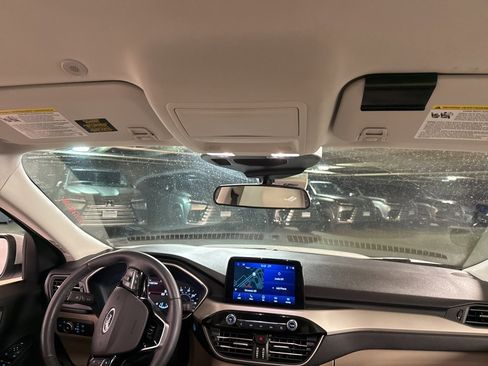 Used 2022 Ford Escape SEL image 8