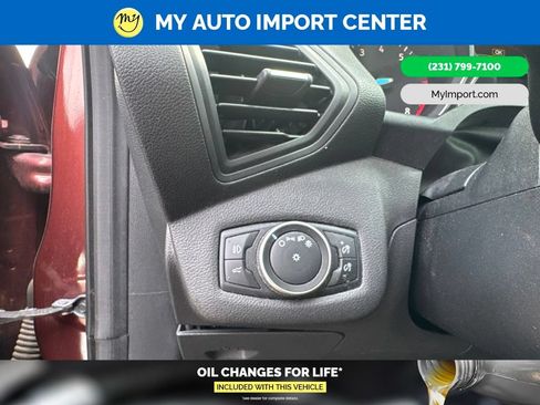 Used 2018 Ford Escape SE w/ SE Sync 3 Package AWD/4WD image 13