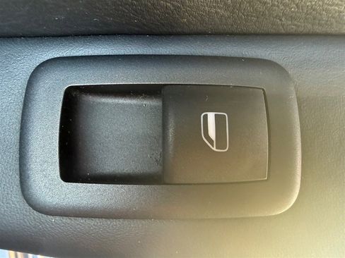 Used 2015 Jeep Grand Cherokee Summit image 39