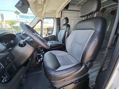 Used 2025 RAM ProMaster 3500 w/ Convenience Group FWD image 13