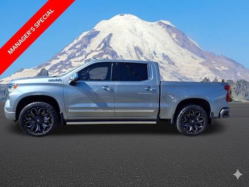 Used 2025 Chevrolet Silverado 1500 High Country w/ Technology Package image 8