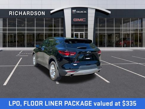 Used 2023 Chevrolet Blazer LT w/ Convenience Package AWD/4WD image 3