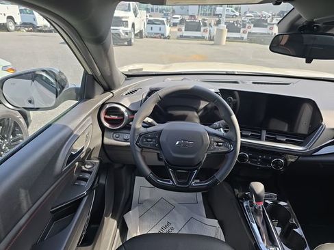 New 2026 Chevrolet Trax RS w/ Sunroof Package FWD image 12