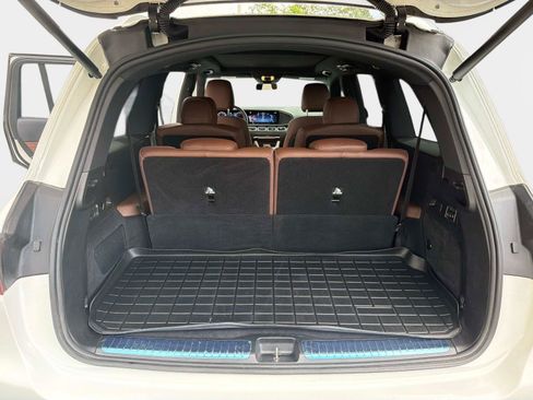 Used 2024 Mercedes-Benz GLS 450 4MATIC image 12