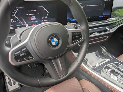 Used 2024 BMW X5 xDrive40i w/ M Sport Package AWD/4WD image 10