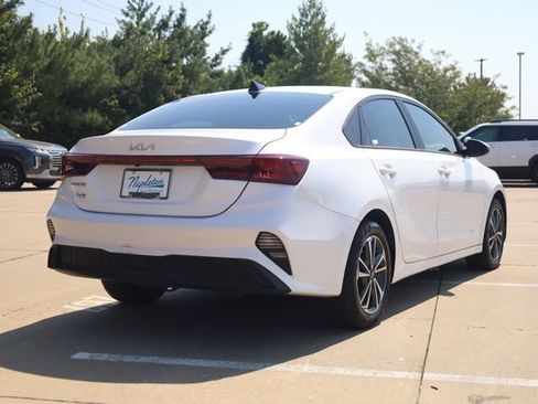 Used 2024 Kia Forte LXS w/ LXS Technology Package FWD image 5