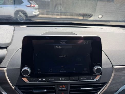 Used 2025 Nissan Altima 2.5 SV FWD image 20