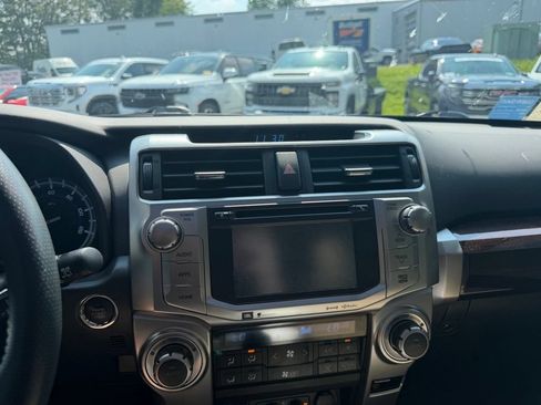 Used 2017 Toyota 4Runner Limited AWD/4WD image 12