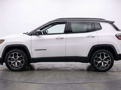 Used 2025 Jeep Compass Limited AWD/4WD image 5