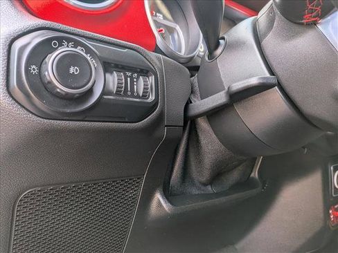 Used 2018 Jeep Wrangler Rubicon w/ Cold Weather Group image 16