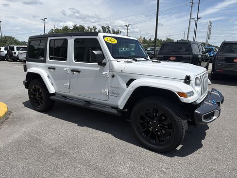 Used 2023 Jeep Wrangler Unlimited Sahara AWD/4WD image 6