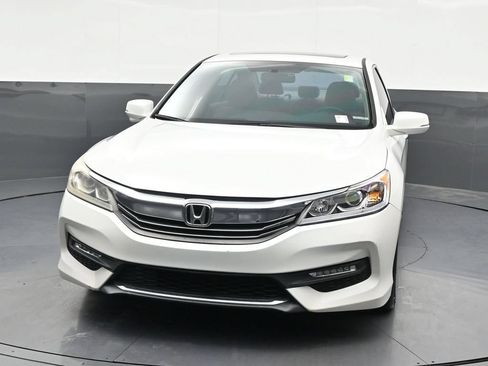 Used 2017 Honda Accord EX image 8
