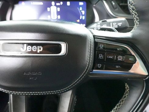 Used 2022 Jeep Grand Cherokee Overland w/ Advanced Protech Group III AWD/4WD image 15