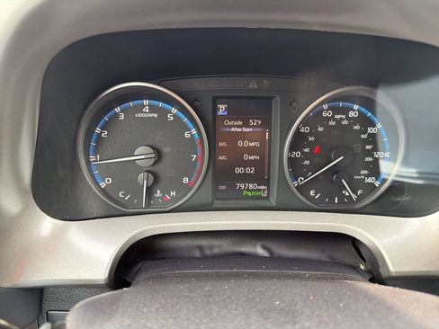 Used 2018 Toyota RAV4 XLE image 9